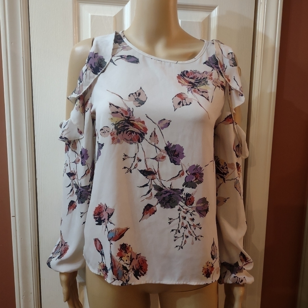 One clothing women's size small open shoulder floral blouse shirt top
